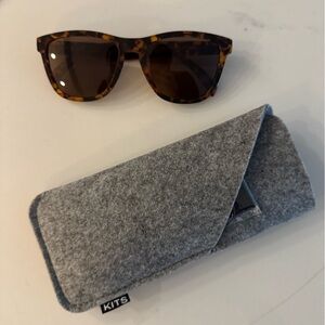 Tortoise Shell Sunglasses with Gray Case
